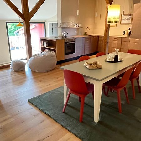 Grosse Wohnung Mit Loggia 滕普林 外观 照片