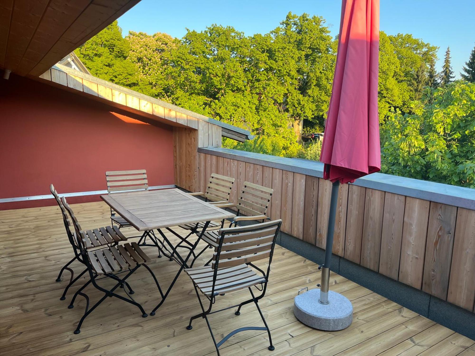 Grosse Wohnung Mit Loggia 滕普林 外观 照片