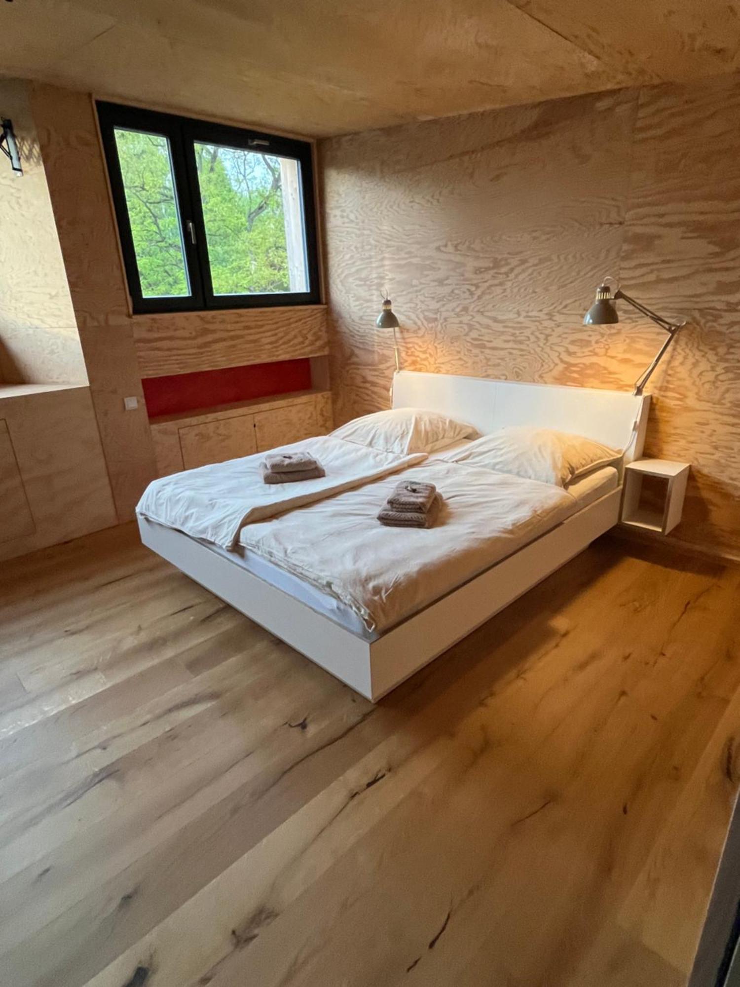 Grosse Wohnung Mit Loggia 滕普林 外观 照片